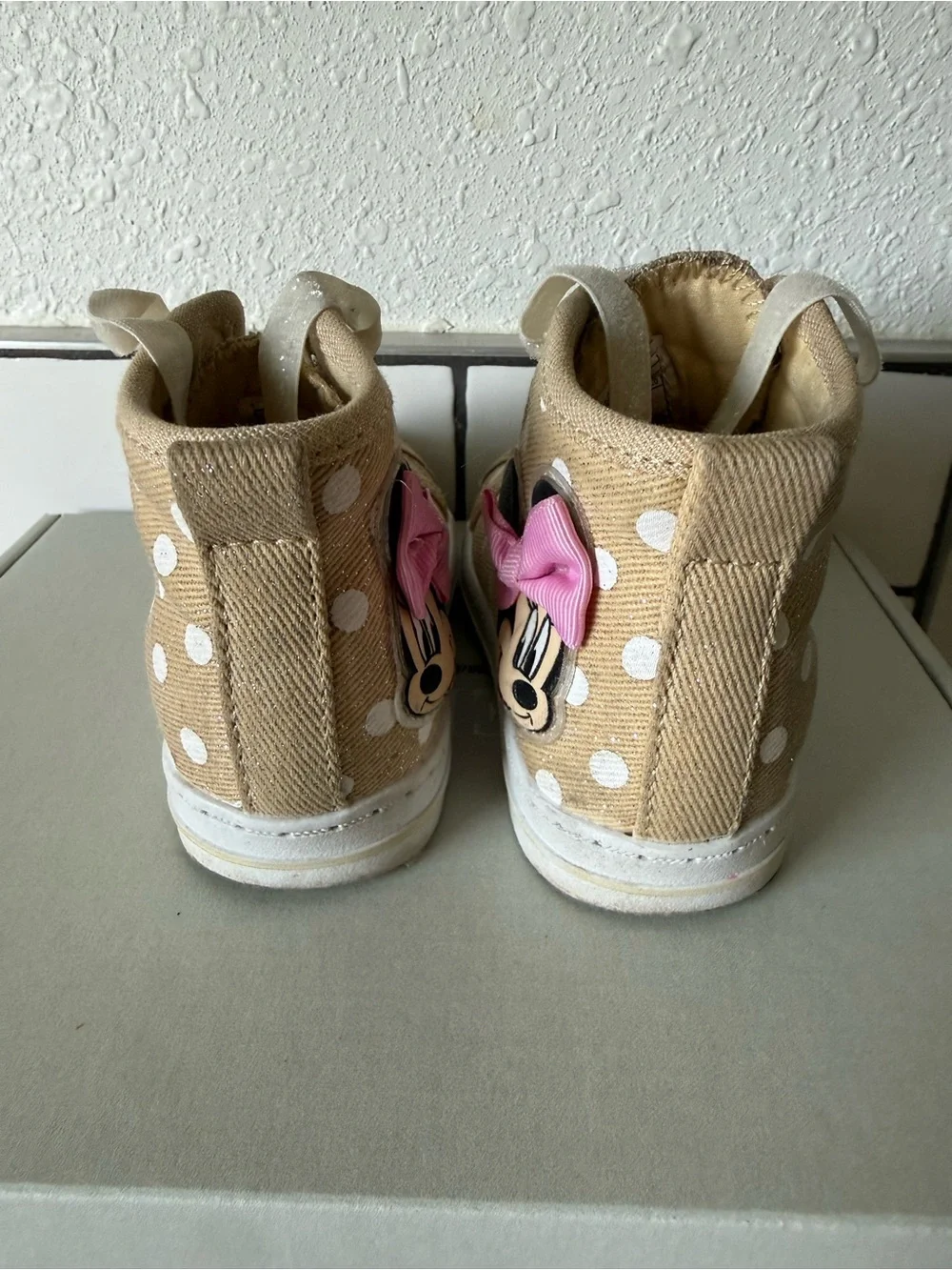 Minnie Mouse Beige Polka Dot High-Top Kids Sneakers